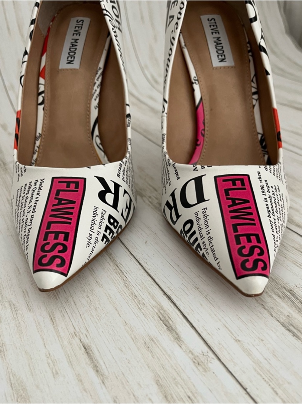 Steve Madden Vala Newspaper Print Pointed Stiletto Pumps - Picture 5 of 10